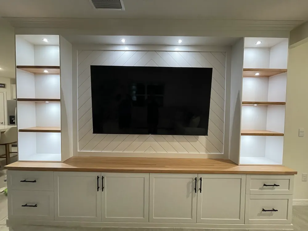 TV center by Gold Hammer LLC