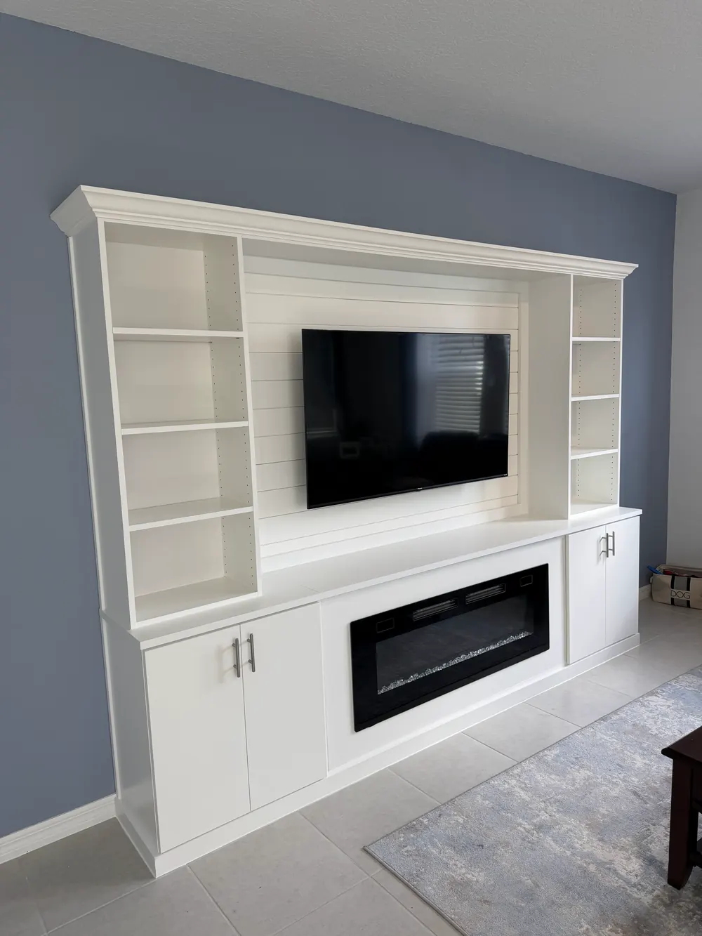 TV center by Gold Hammer LLC